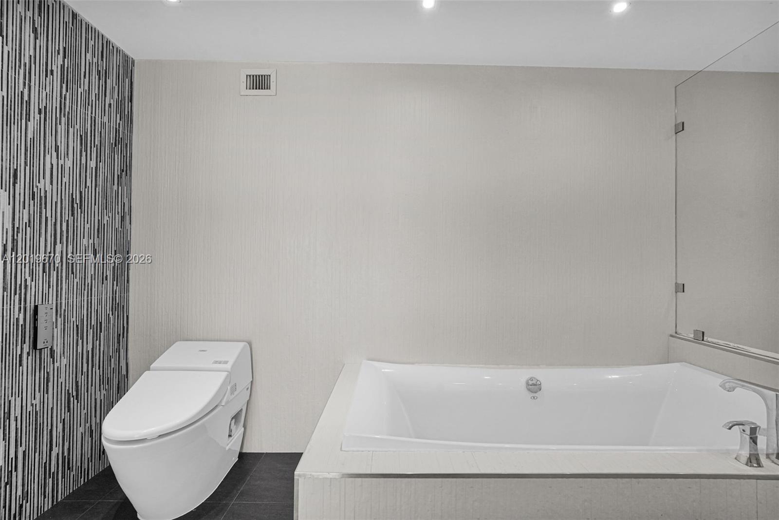 Photo of 3001 Ocean Dr  #1611, Hollywood, Florida, 33019 - 