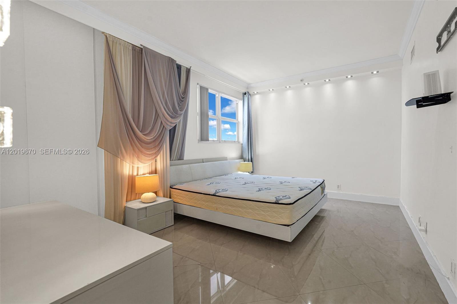 Photo of 3001 Ocean Dr  #1611, Hollywood, Florida, 33019 - 