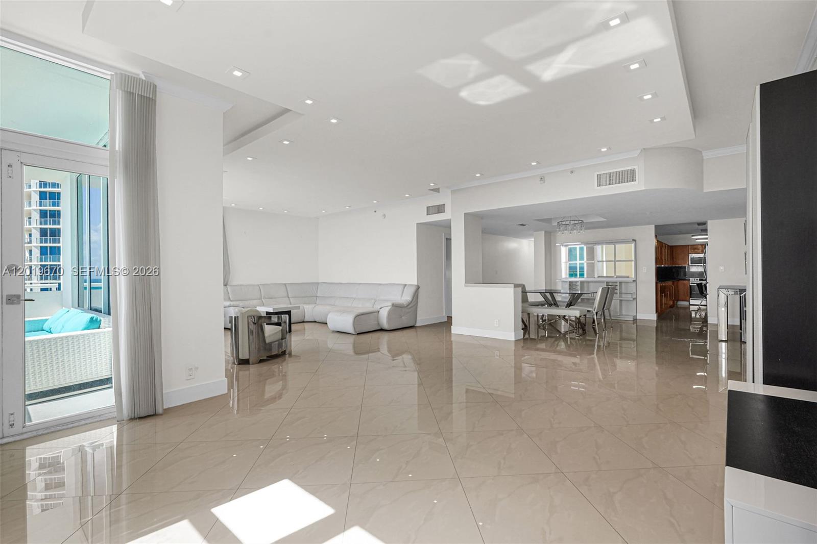 Photo of 3001 Ocean Dr  #1611, Hollywood, Florida, 33019 - 