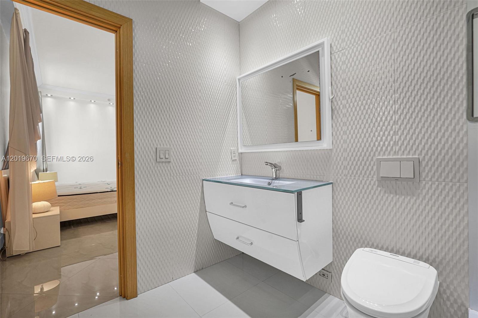 Photo of 3001 Ocean Dr  #1611, Hollywood, Florida, 33019 - 