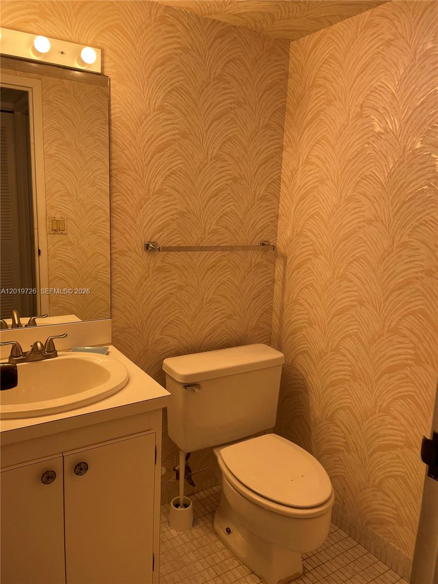 See details 1012 1 / 2 991 sq. ft. $ 2026-05-15 0 Photo