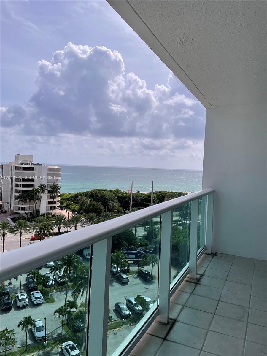 See details 1012 1 / 2 991 sq. ft. $ 2026-05-15 0 Photo