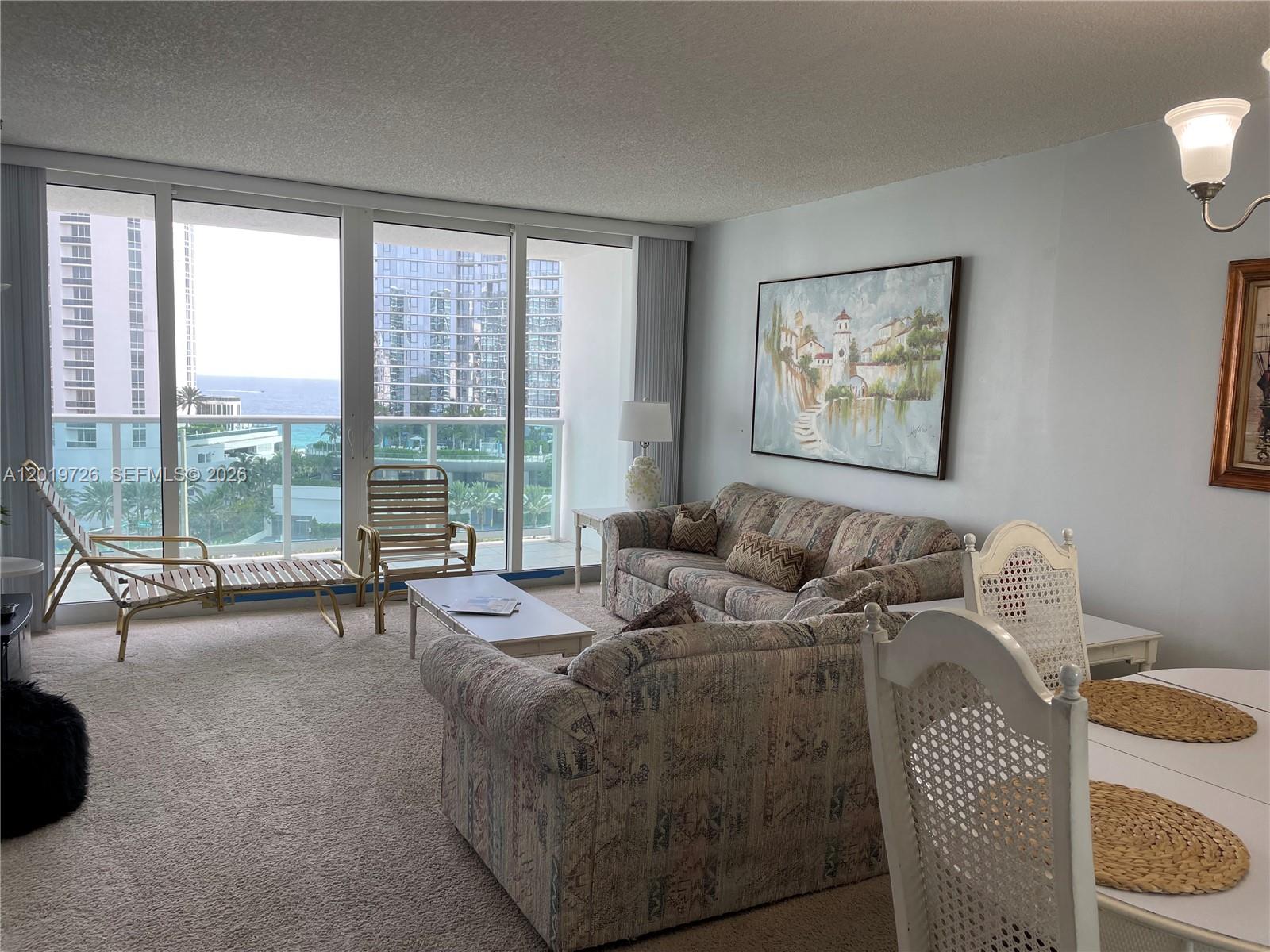 See details 1012 1 / 2 991 sq. ft. $ 2026-05-15 0 Photo