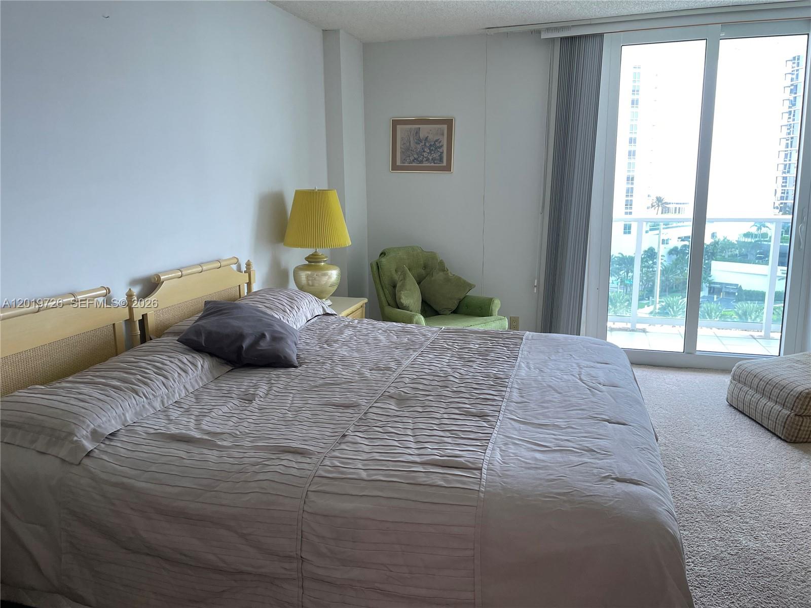 See details 1012 1 / 2 991 sq. ft. $ 2026-05-15 0 Photo
