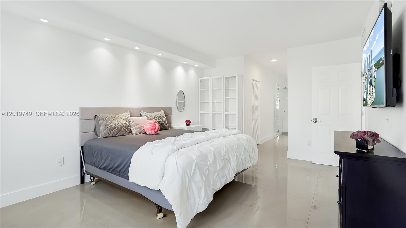 307 2 / 2 1350 sq. ft. $ 2026-05-15 0 Photo