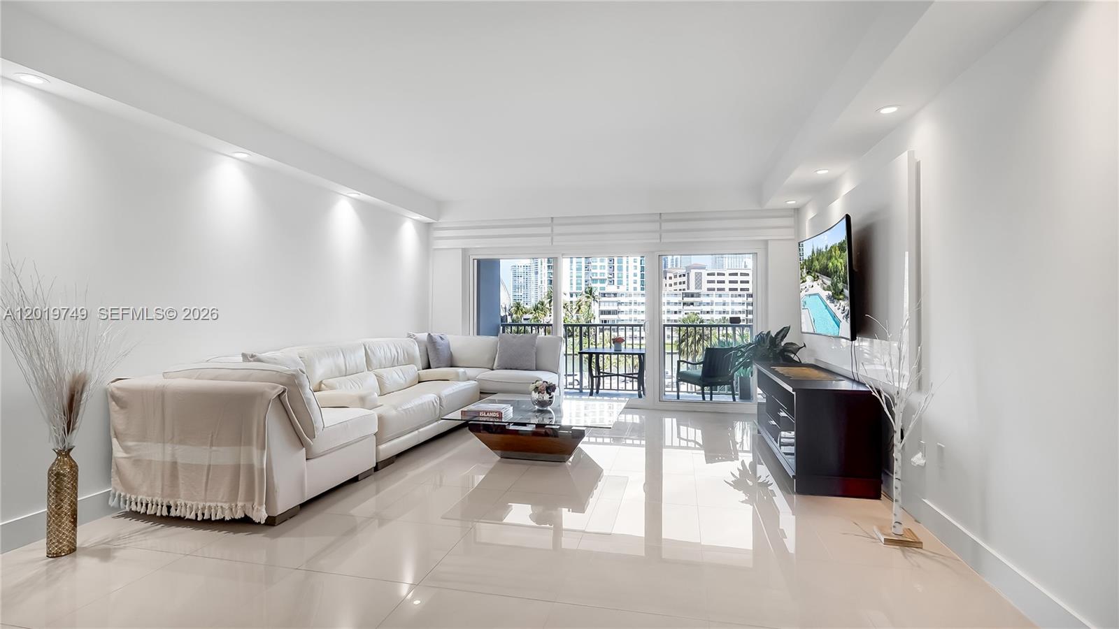 307 2 / 2 1350 sq. ft. $ 2026-05-15 0 Photo