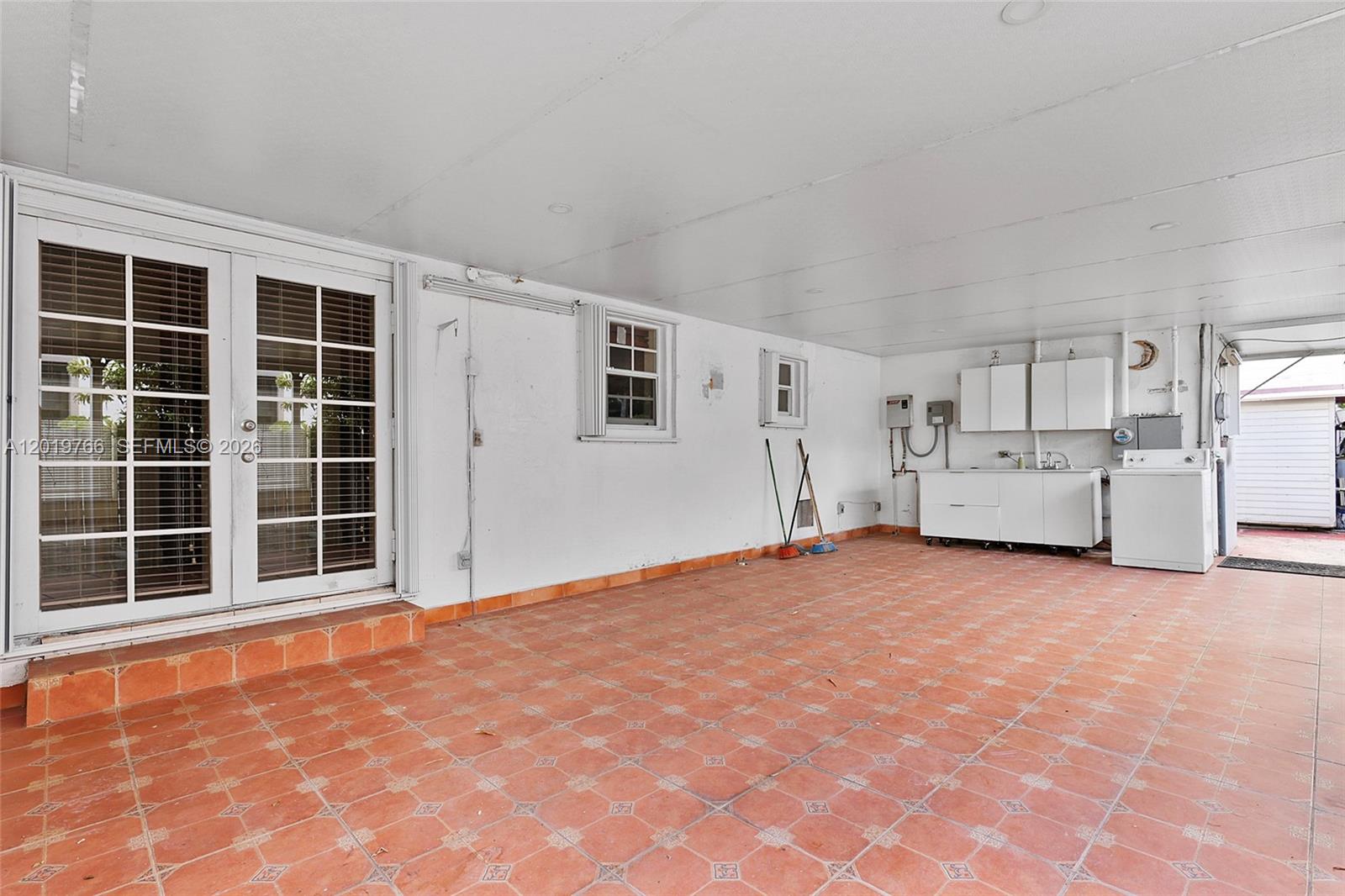   /  1996 sq. ft. $ 2026-05-15 0 Photo