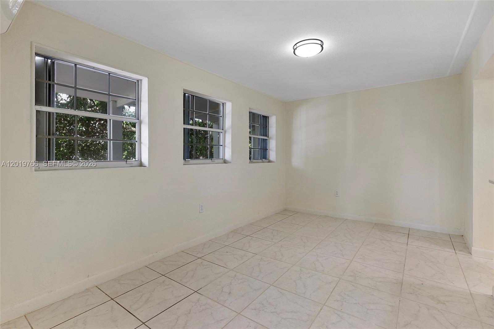   /  1996 sq. ft. $ 2026-05-15 0 Photo