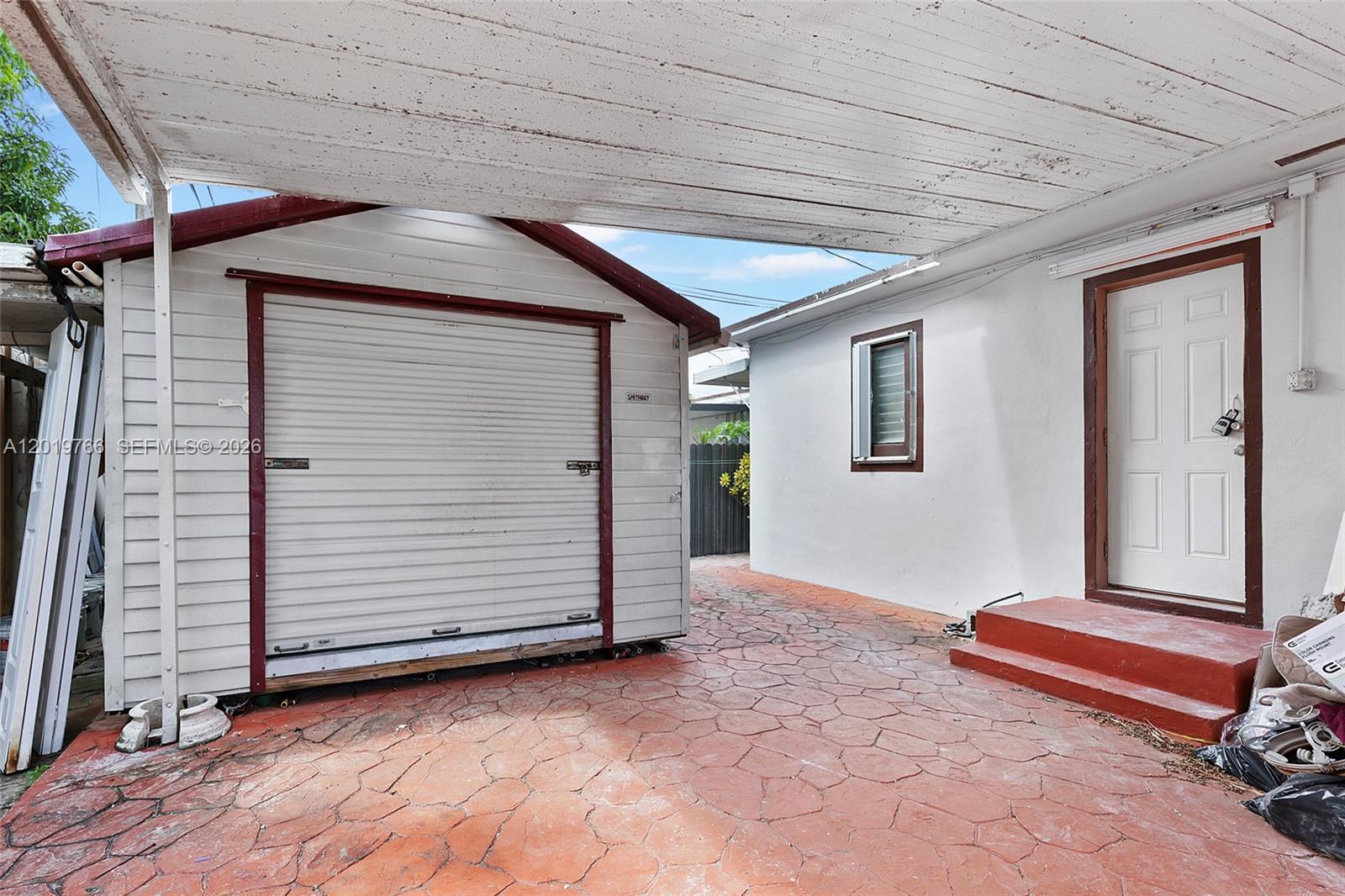   /  1996 sq. ft. $ 2026-05-15 0 Photo
