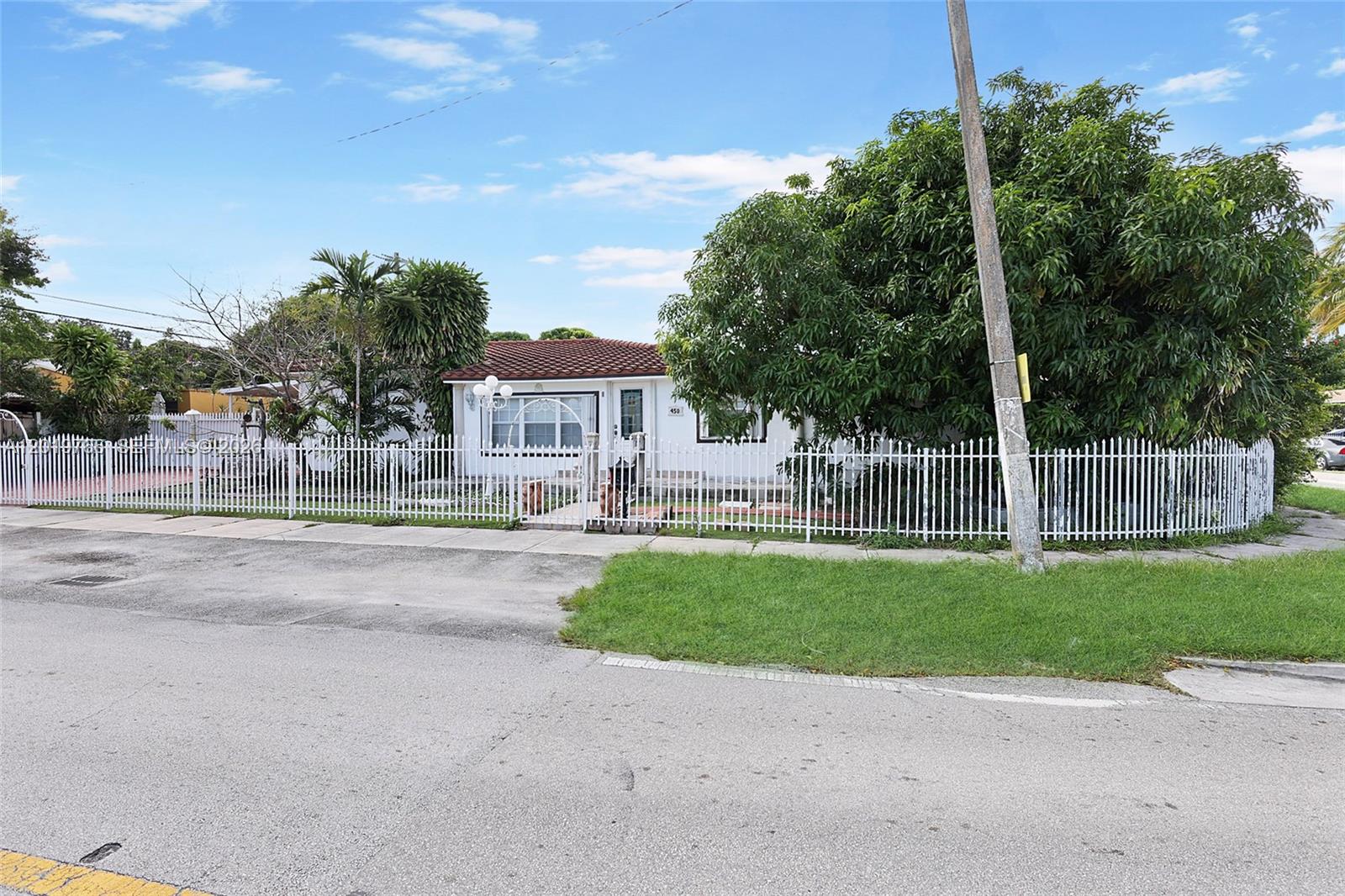   /  1996 sq. ft. $ 2026-05-15 0 Photo
