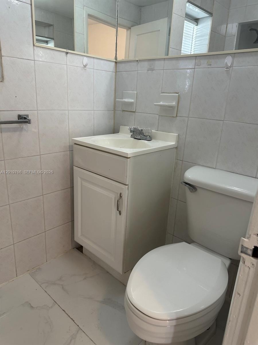   /  1996 sq. ft. $ 2026-05-15 0 Photo