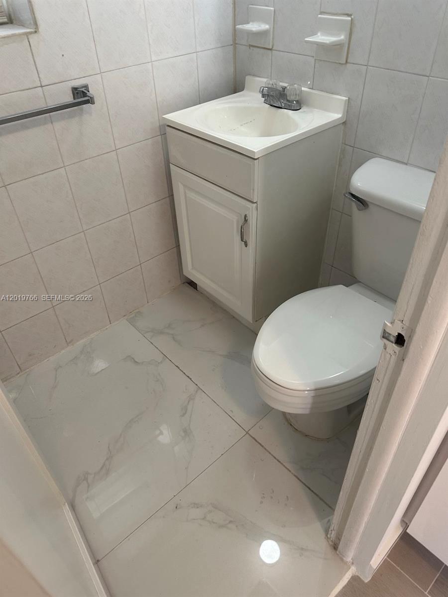   /  1996 sq. ft. $ 2026-05-15 0 Photo