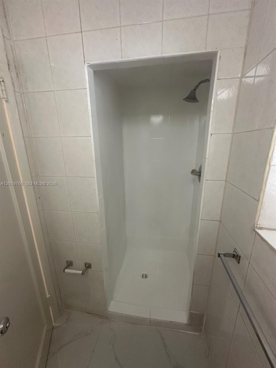   /  1996 sq. ft. $ 2026-05-15 0 Photo