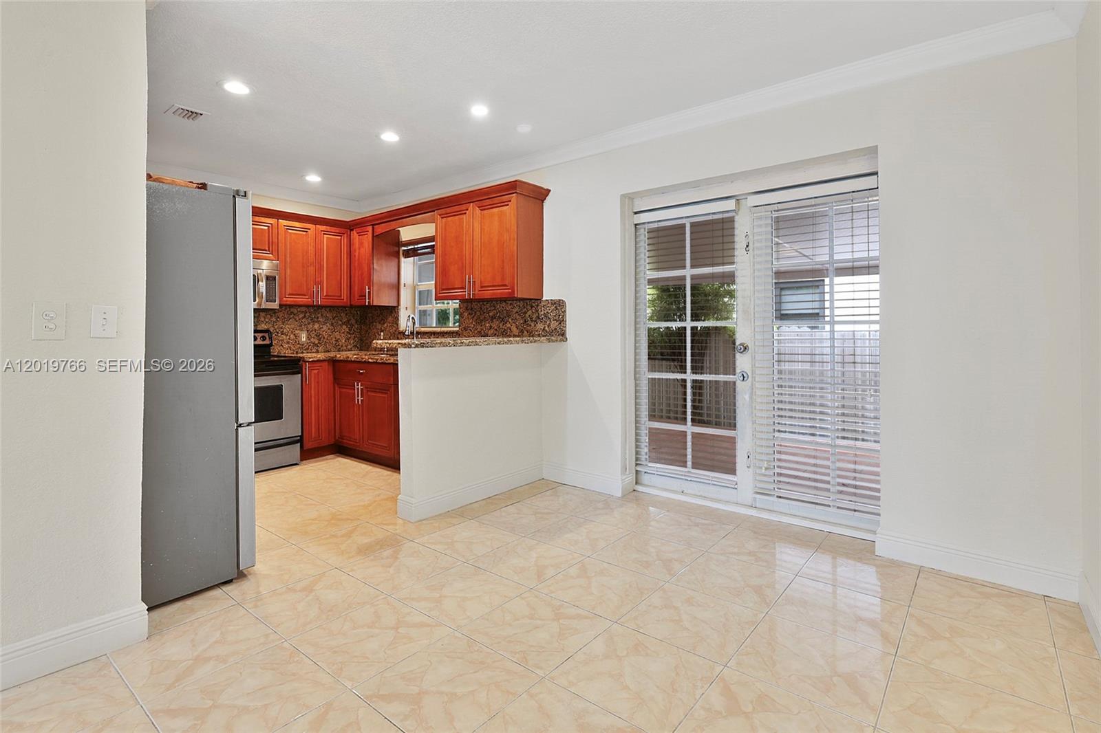   /  1996 sq. ft. $ 2026-05-15 0 Photo