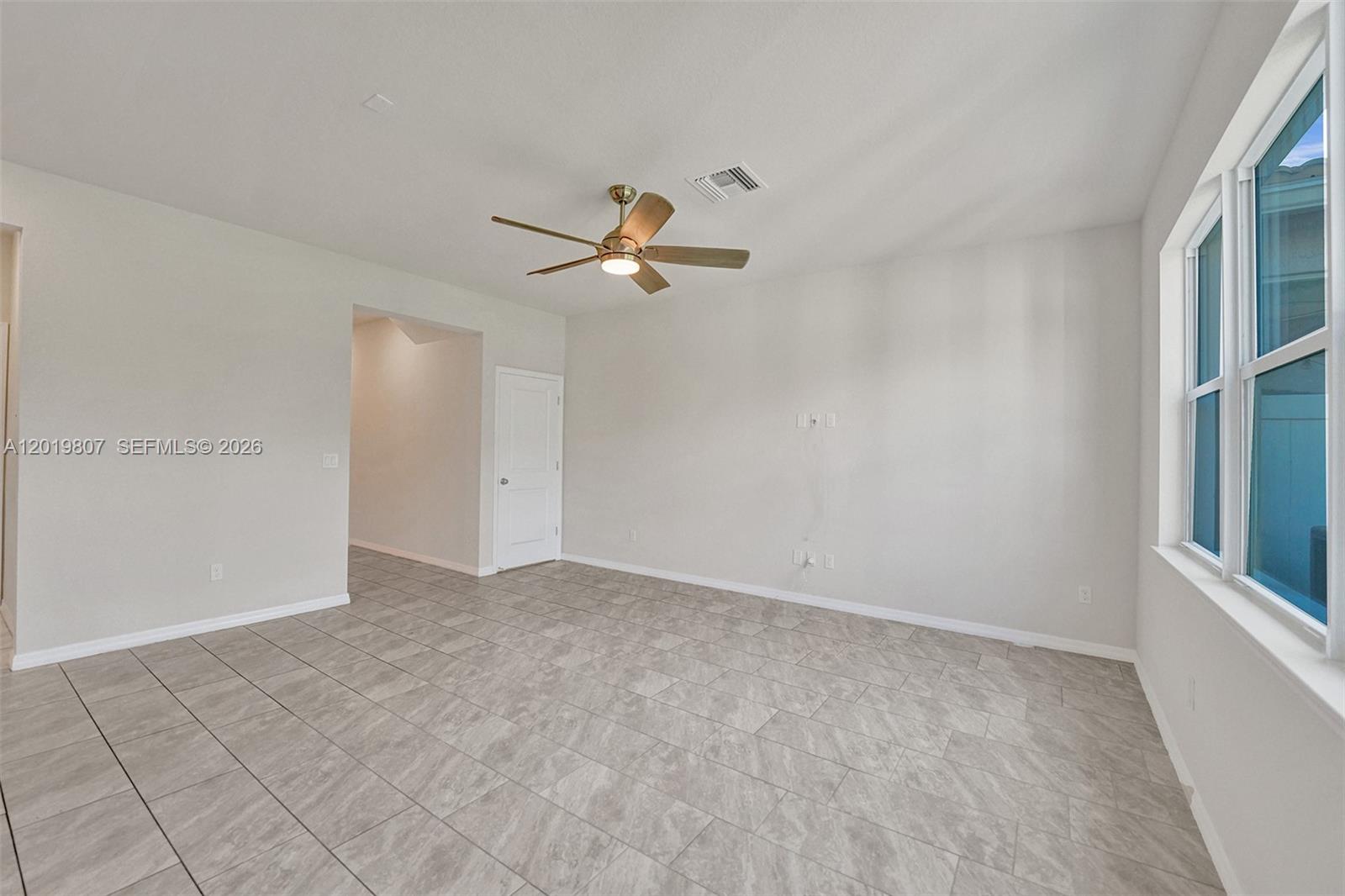 4764 3 / 3 1780 sq. ft. $ 2026-05-15 0 Photo
