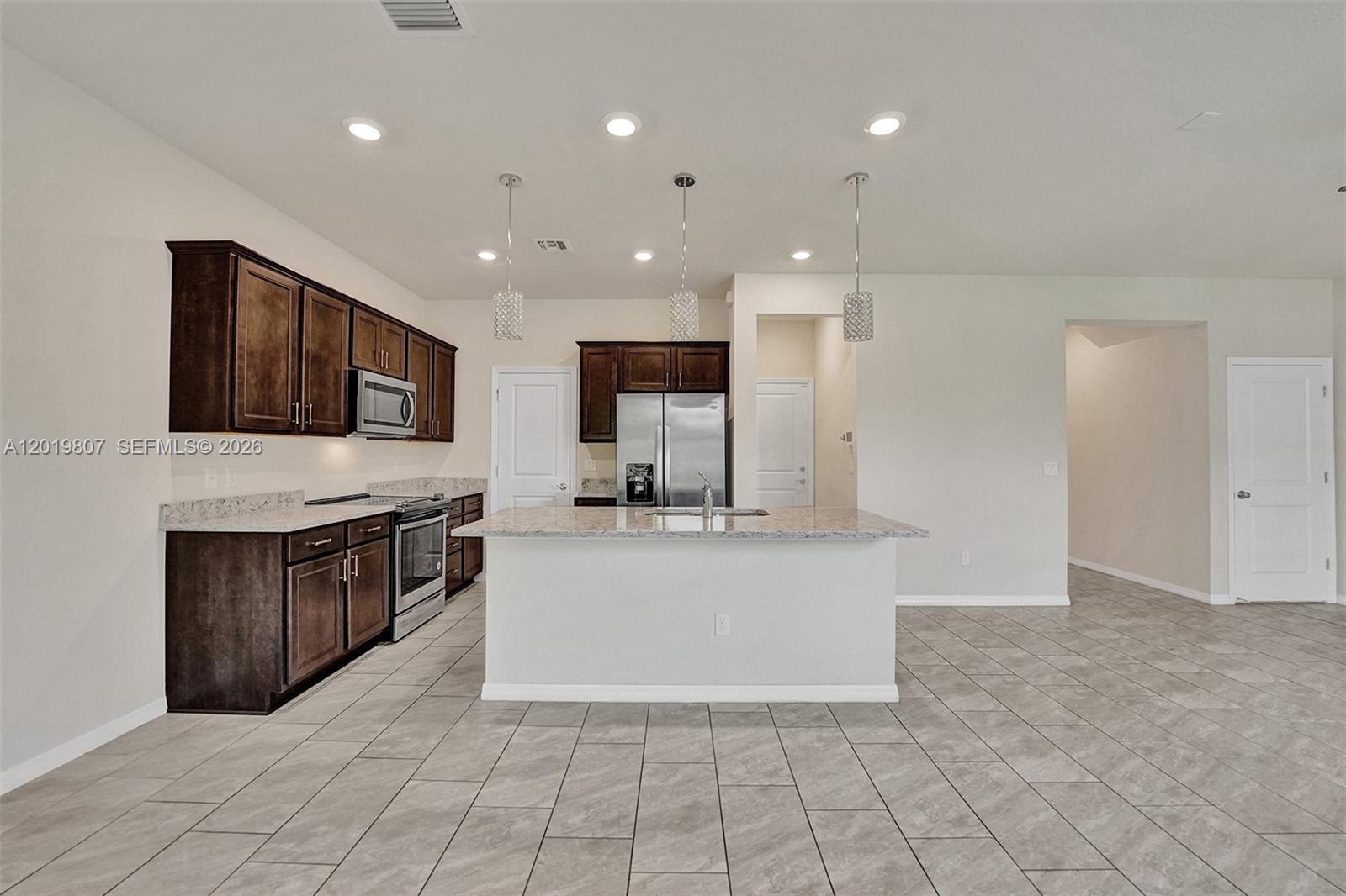 4764 3 / 3 1780 sq. ft. $ 2026-05-15 0 Photo
