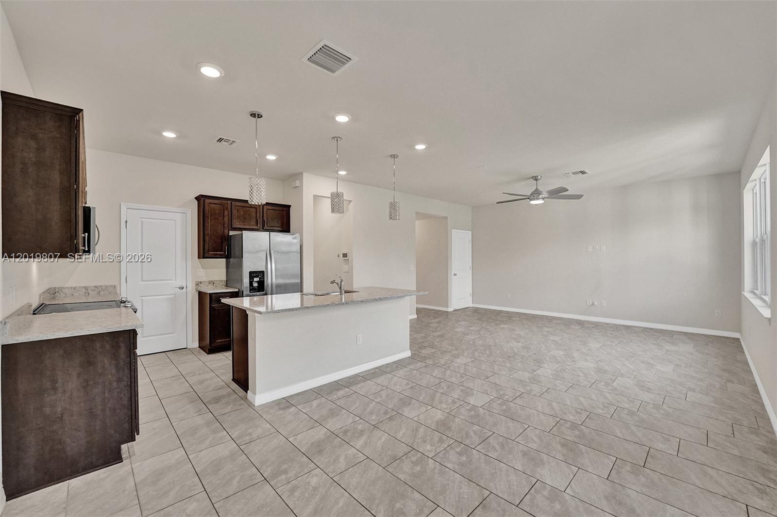 4764 3 / 3 1780 sq. ft. $ 2026-05-15 0 Photo