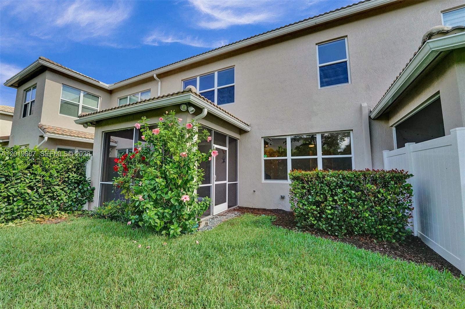 4764 3 / 3 1780 sq. ft. $ 2026-05-15 0 Photo