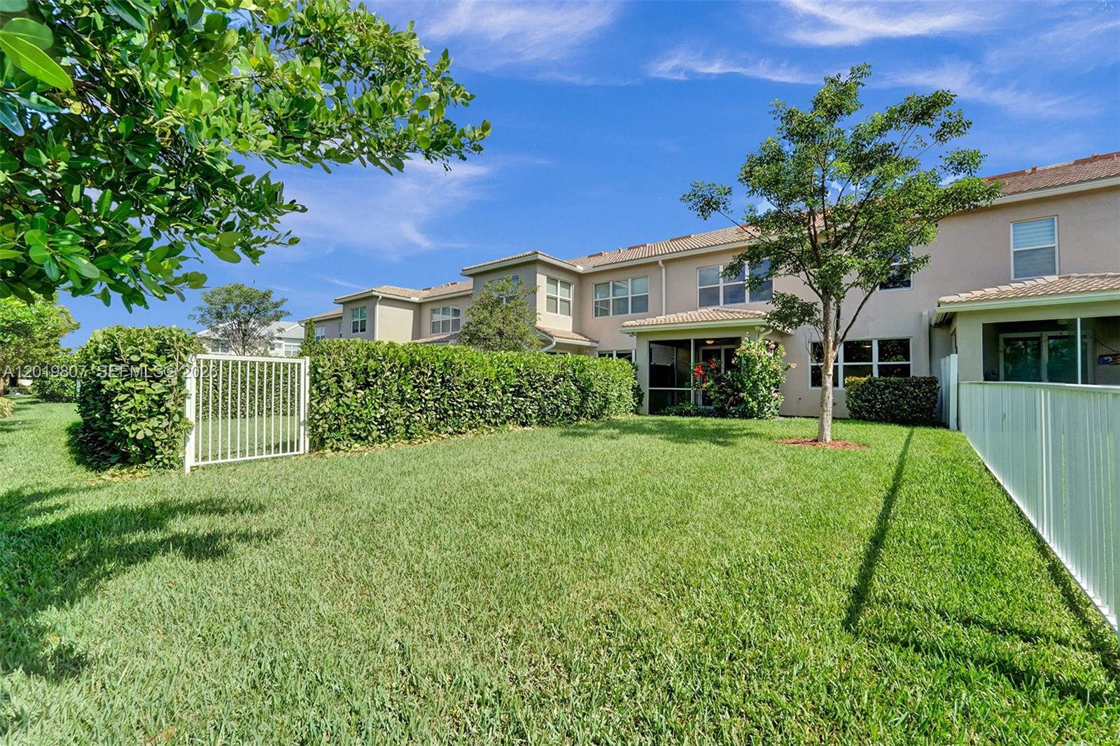 4764 3 / 3 1780 sq. ft. $ 2026-05-15 0 Photo
