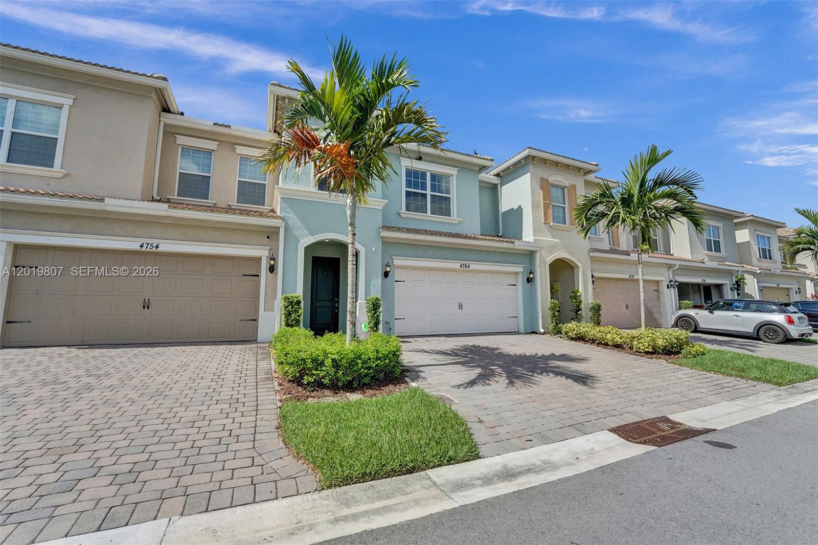4764 3 / 3 1780 sq. ft. $ 2026-05-15 0 Photo