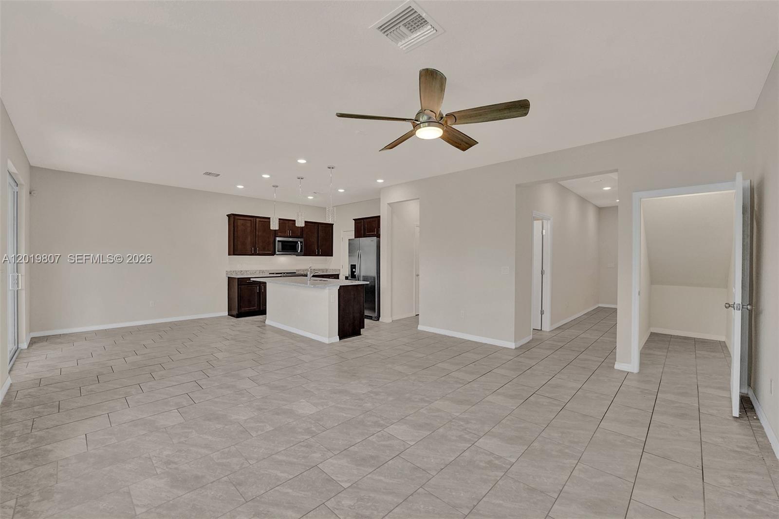 4764 3 / 3 1780 sq. ft. $ 2026-05-15 0 Photo