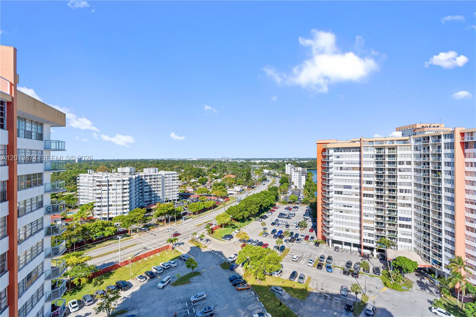 1603E 1 / 2 861 sq. ft. $ 2026-05-15 0 foto
