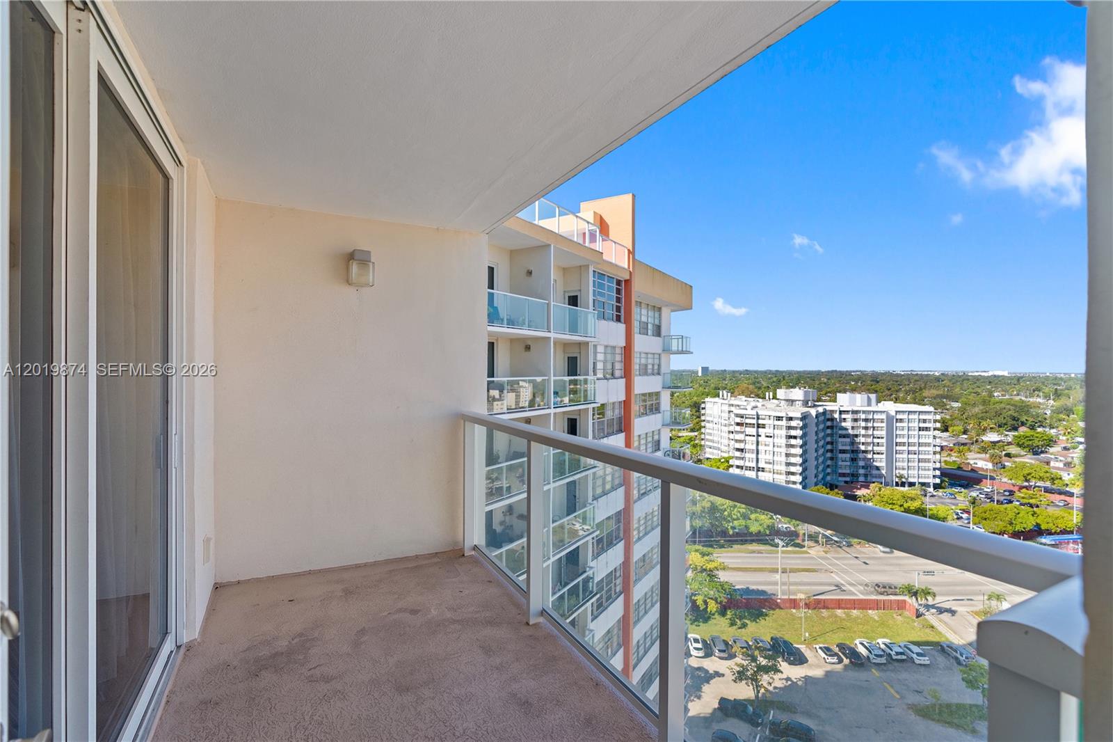 1603E 1 / 2 861 sq. ft. $ 2026-05-15 0 foto