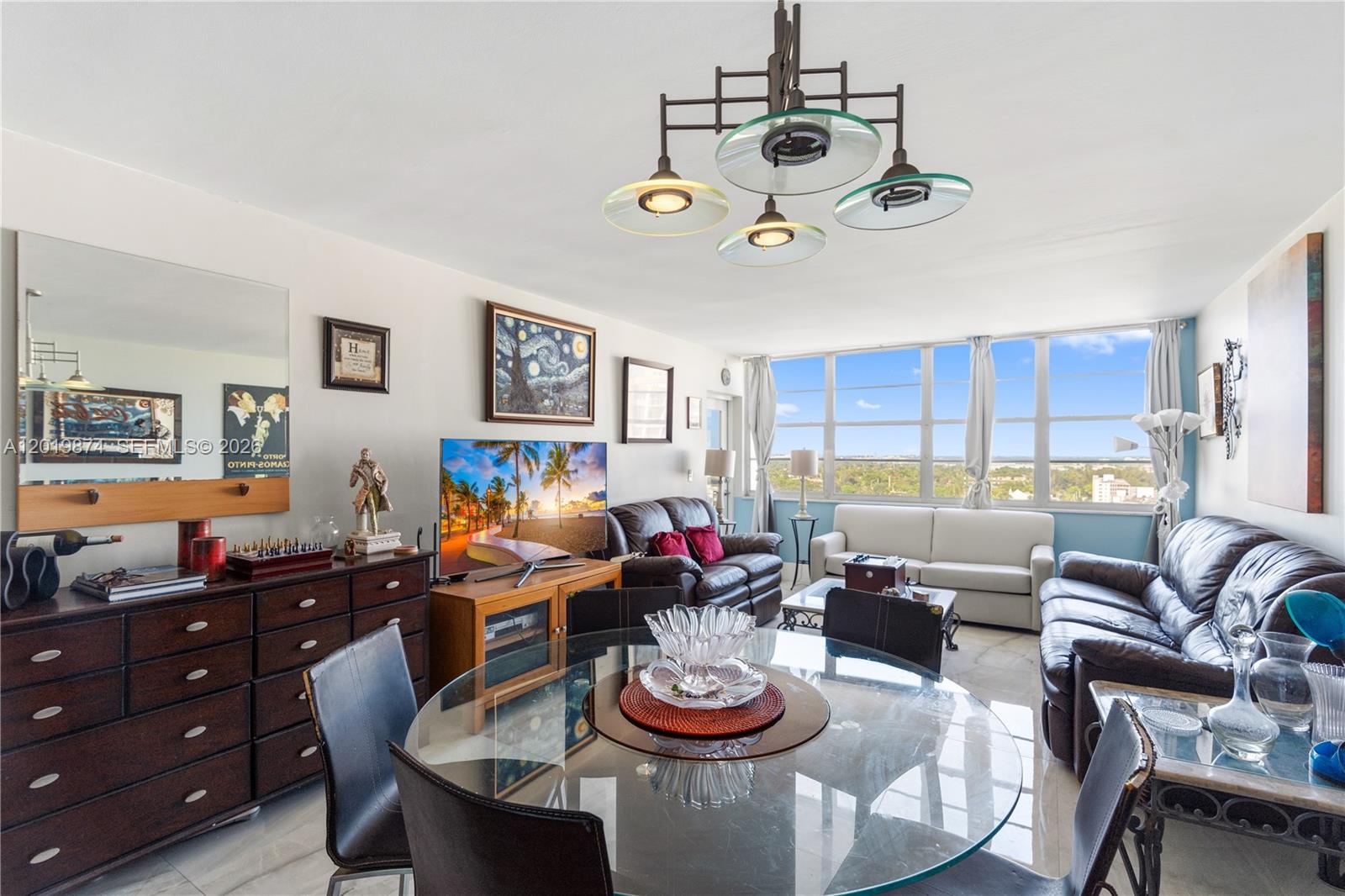 1603E 1 / 2 861 sq. ft. $ 2026-05-15 0 foto