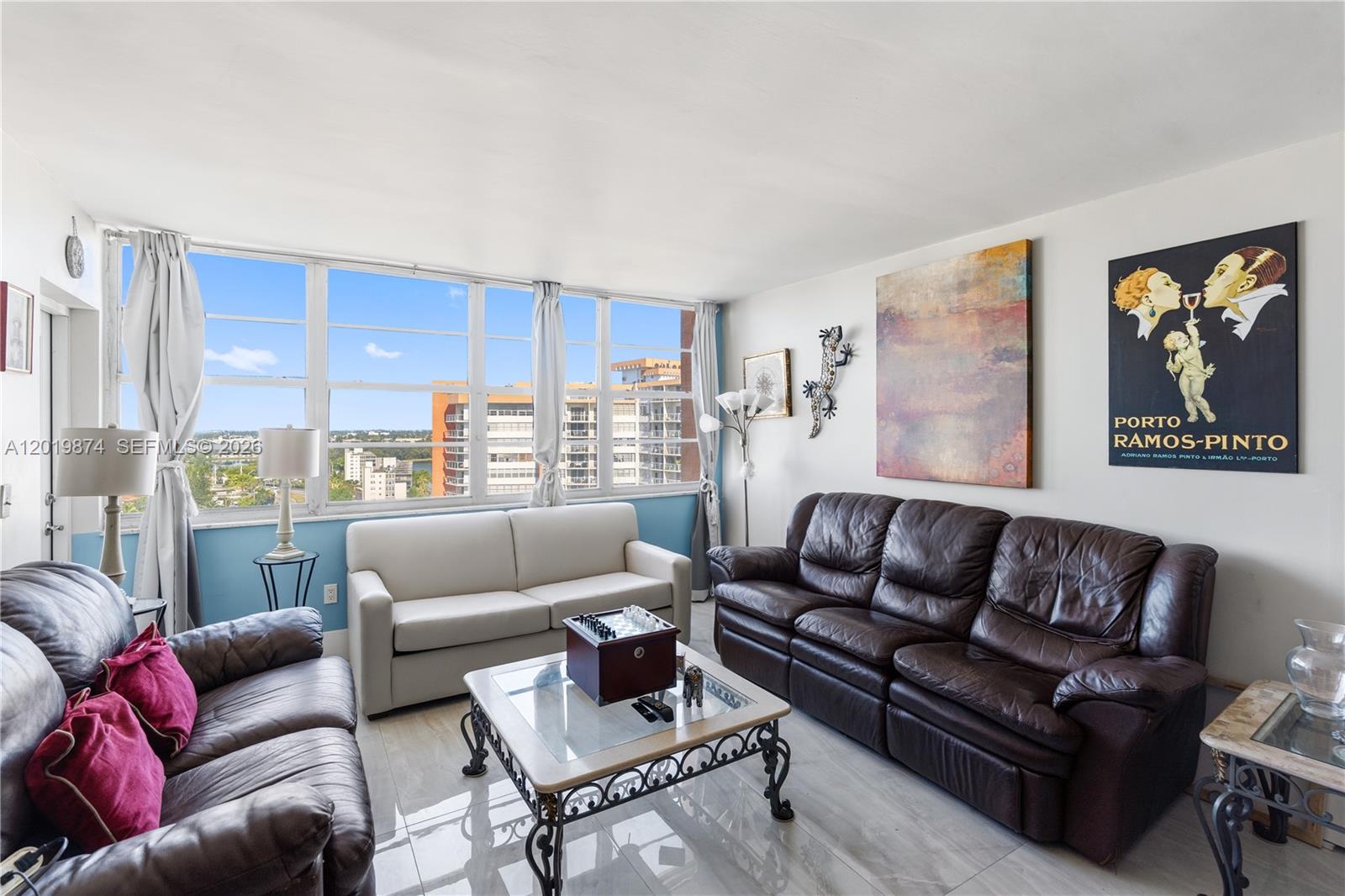 1603E 1 / 2 861 sq. ft. $ 2026-05-15 0 foto