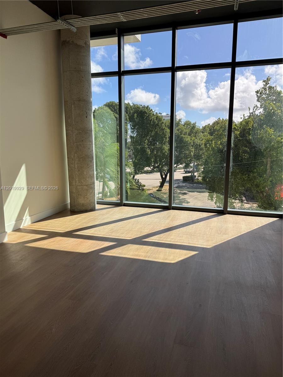 408  /   sq. ft. $ 2026-05-15 0 foto