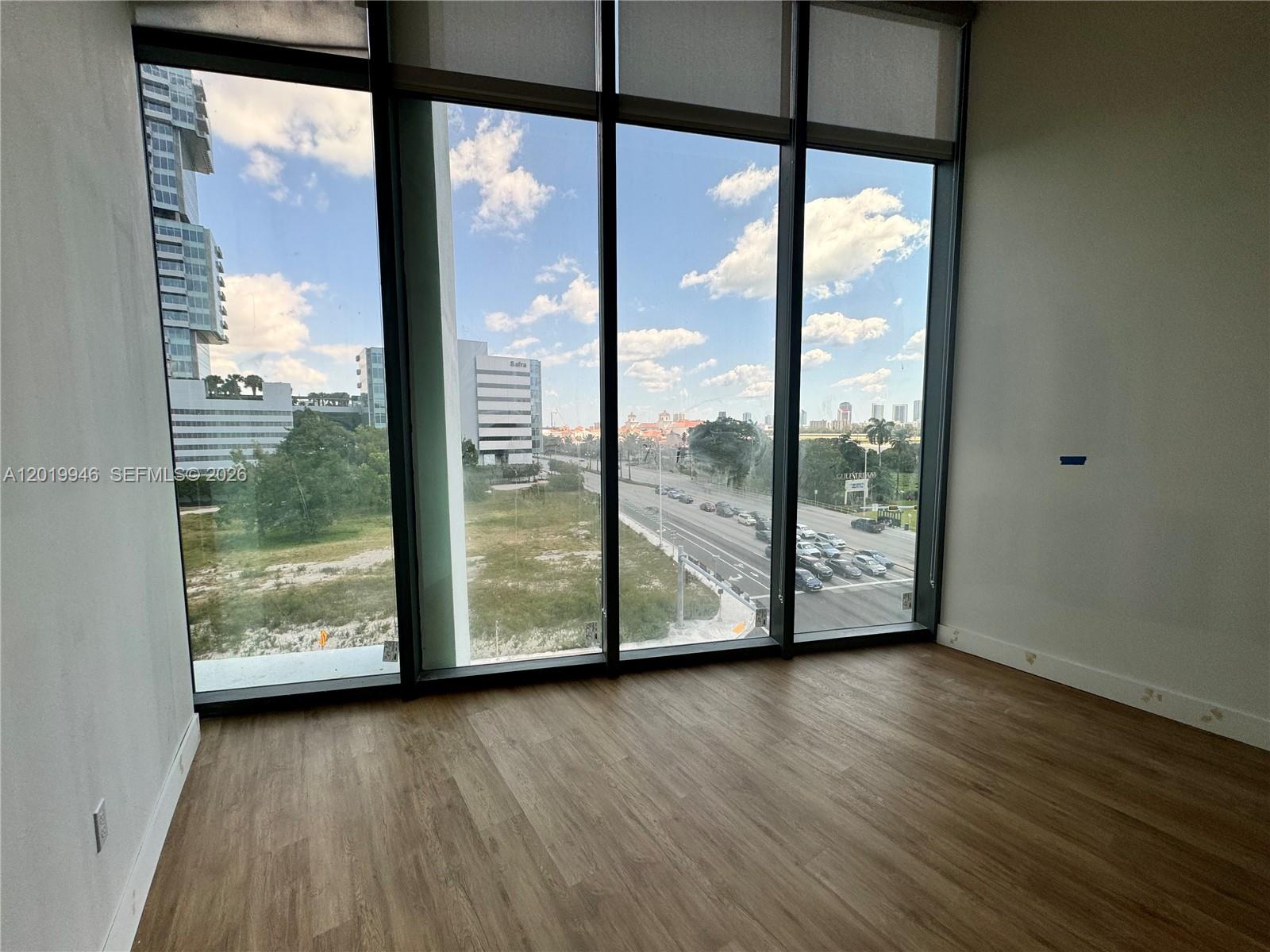 405  /   sq. ft. $ 2026-05-15 0 foto