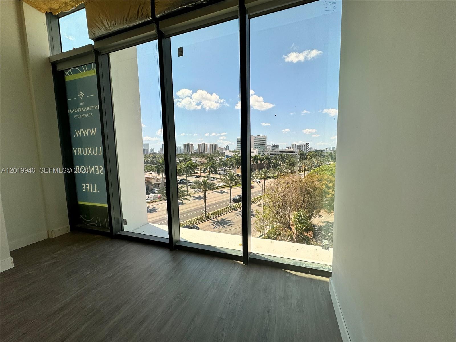 405  /   sq. ft. $ 2026-05-15 0 foto