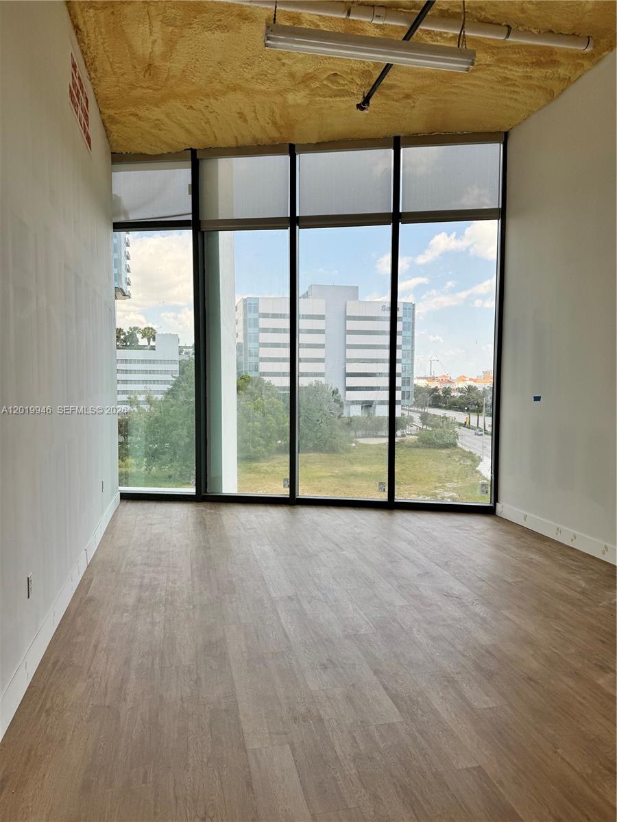 405  /   sq. ft. $ 2026-05-15 0 foto