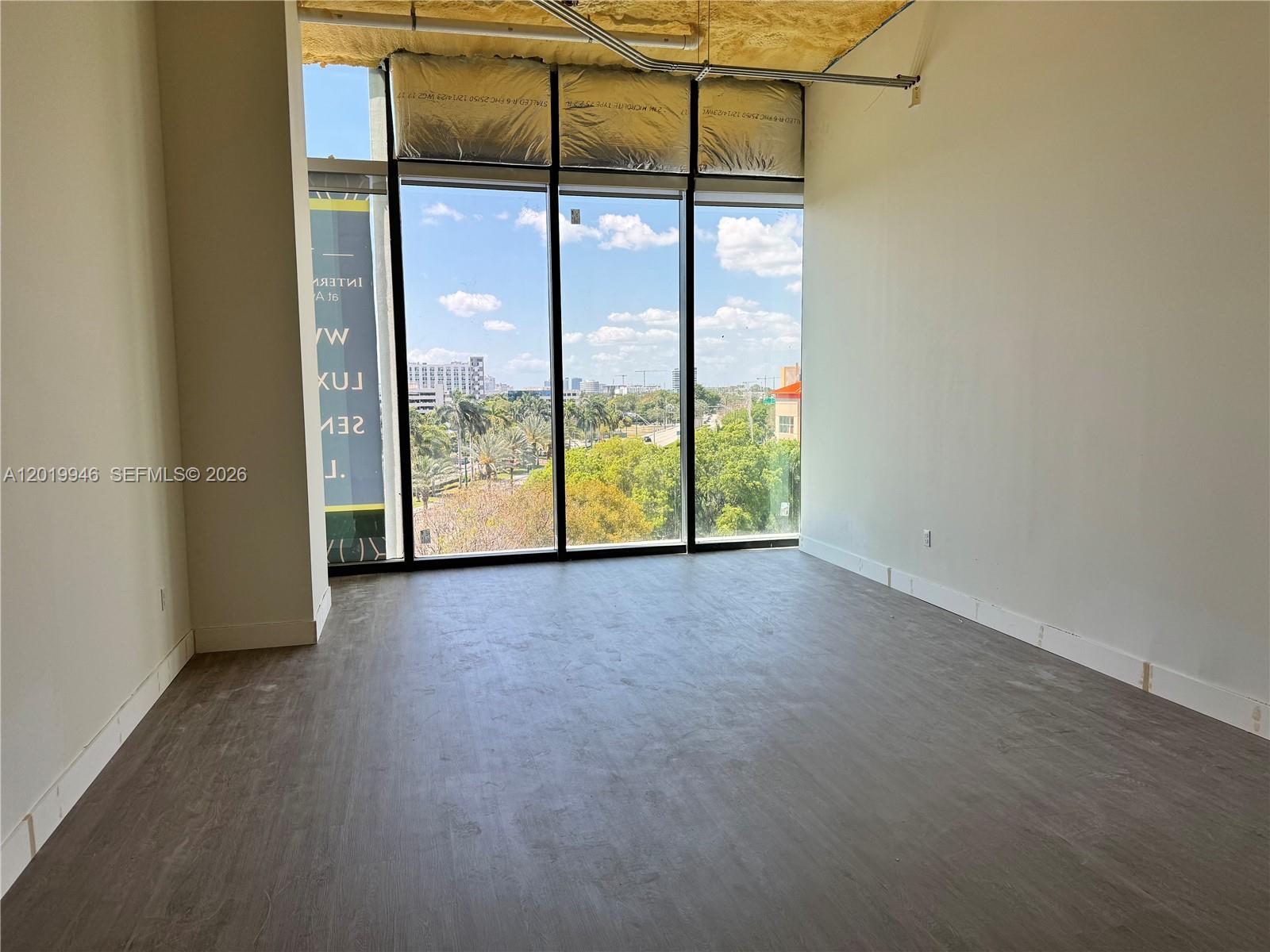405  /   sq. ft. $ 2026-05-15 0 foto
