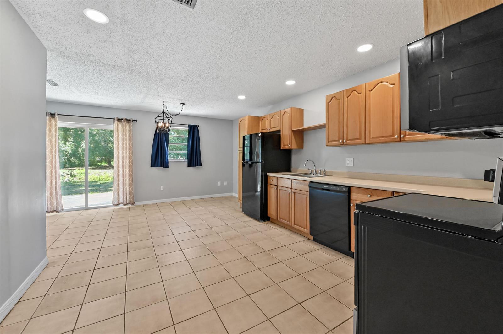 Ver detalles / 0 2146 sq. ft. $ 2026-06-22 0 foto