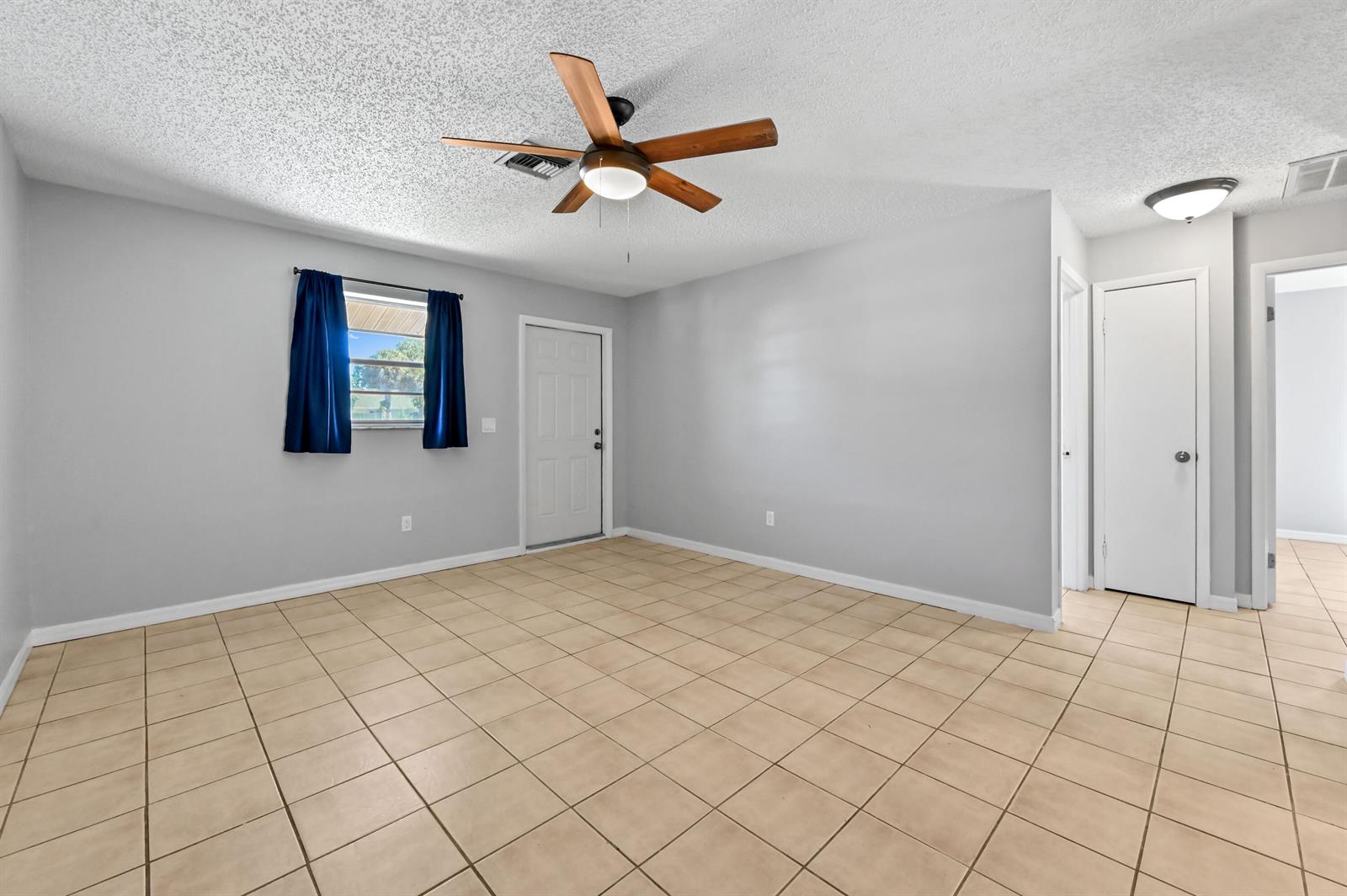 Ver detalles / 0 2146 sq. ft. $ 2026-06-22 0 foto