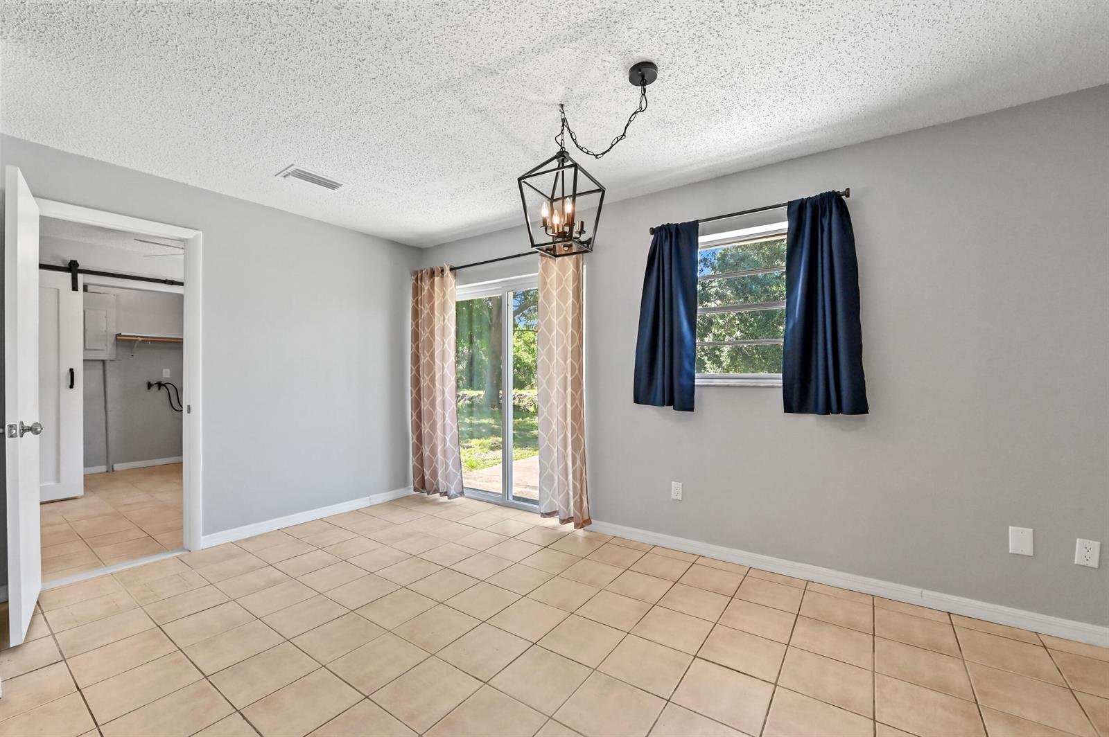 Ver detalles / 0 2146 sq. ft. $ 2026-06-22 0 foto