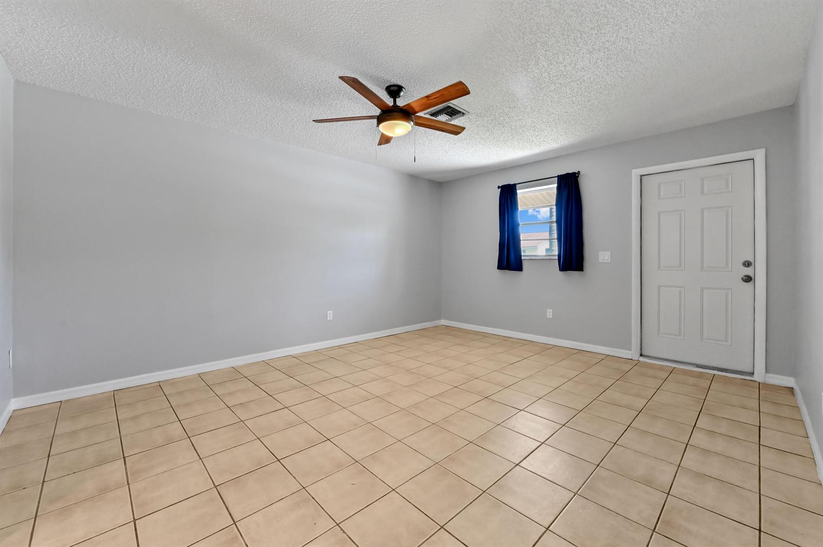 Ver detalles / 0 2146 sq. ft. $ 2026-06-22 0 foto