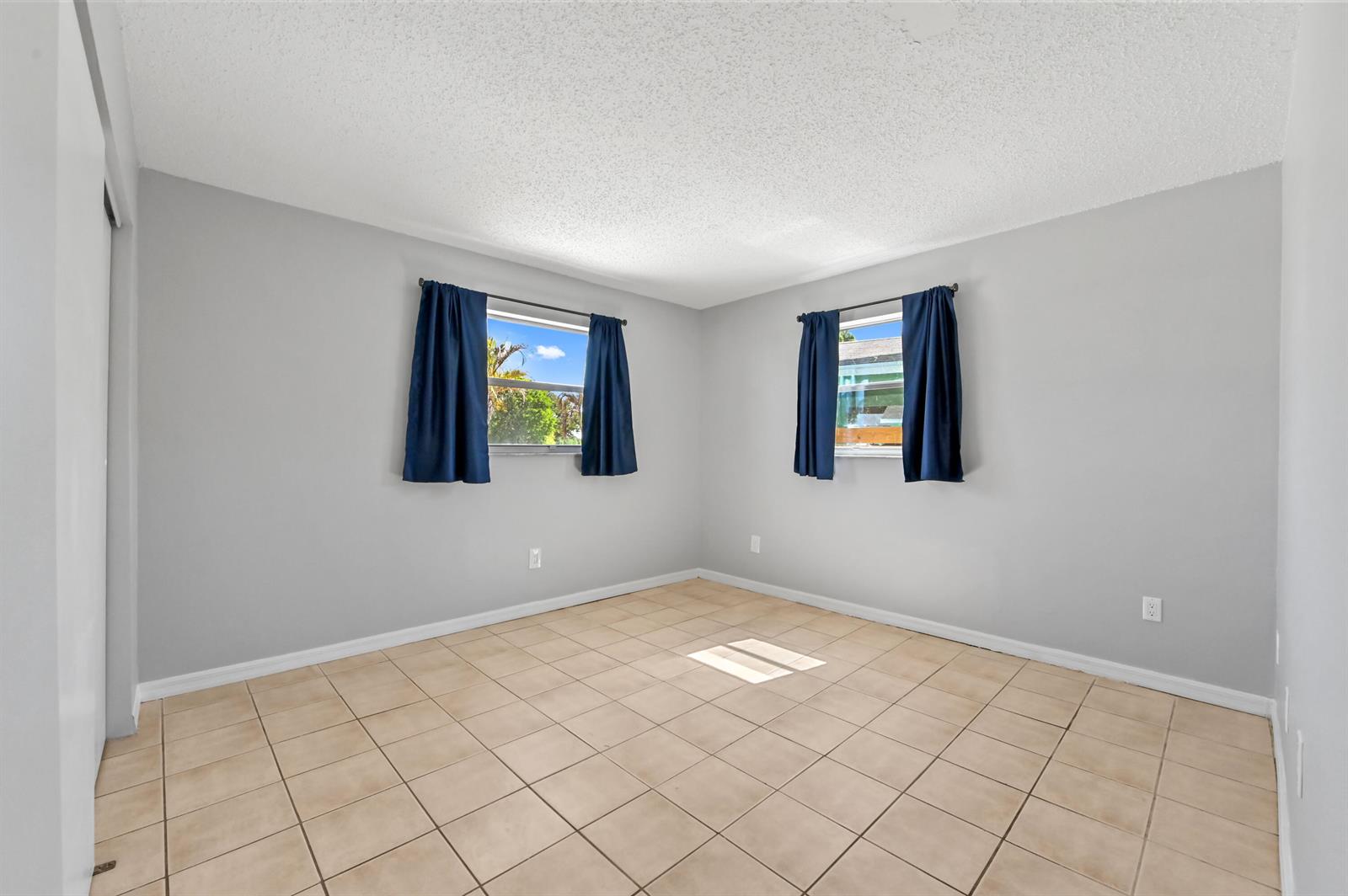 Ver detalles / 0 2146 sq. ft. $ 2026-06-22 0 foto