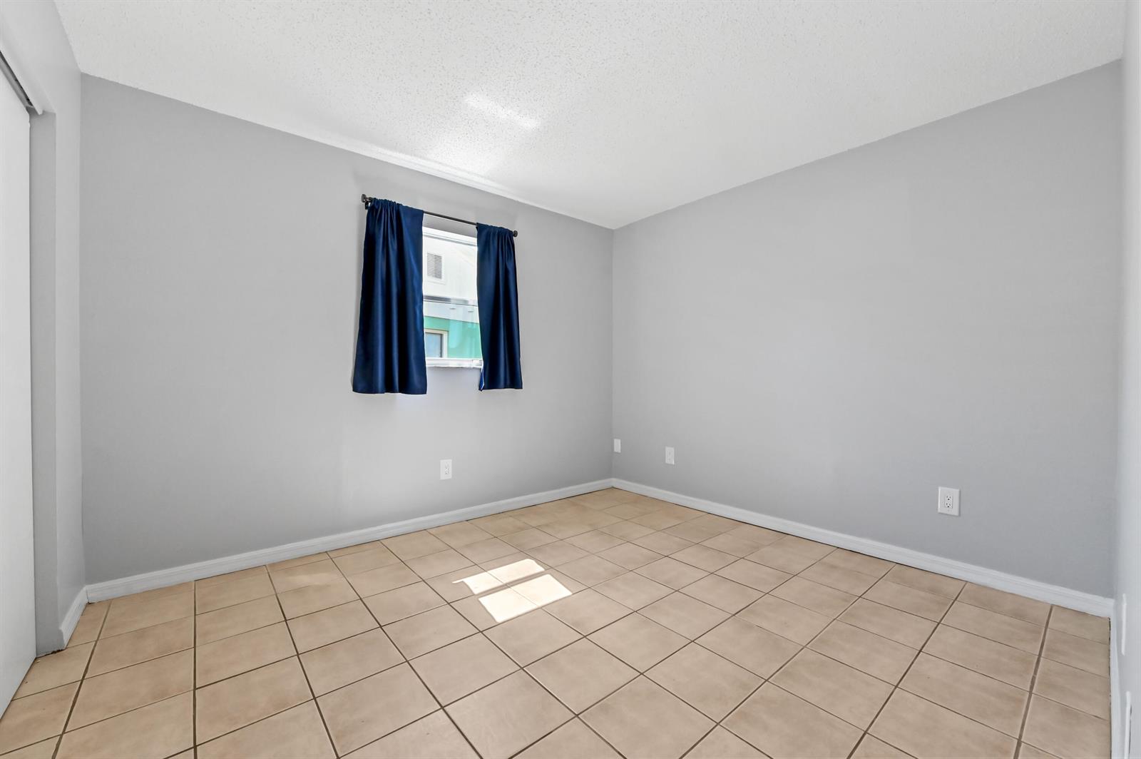 Ver detalles / 0 2146 sq. ft. $ 2026-06-22 0 foto