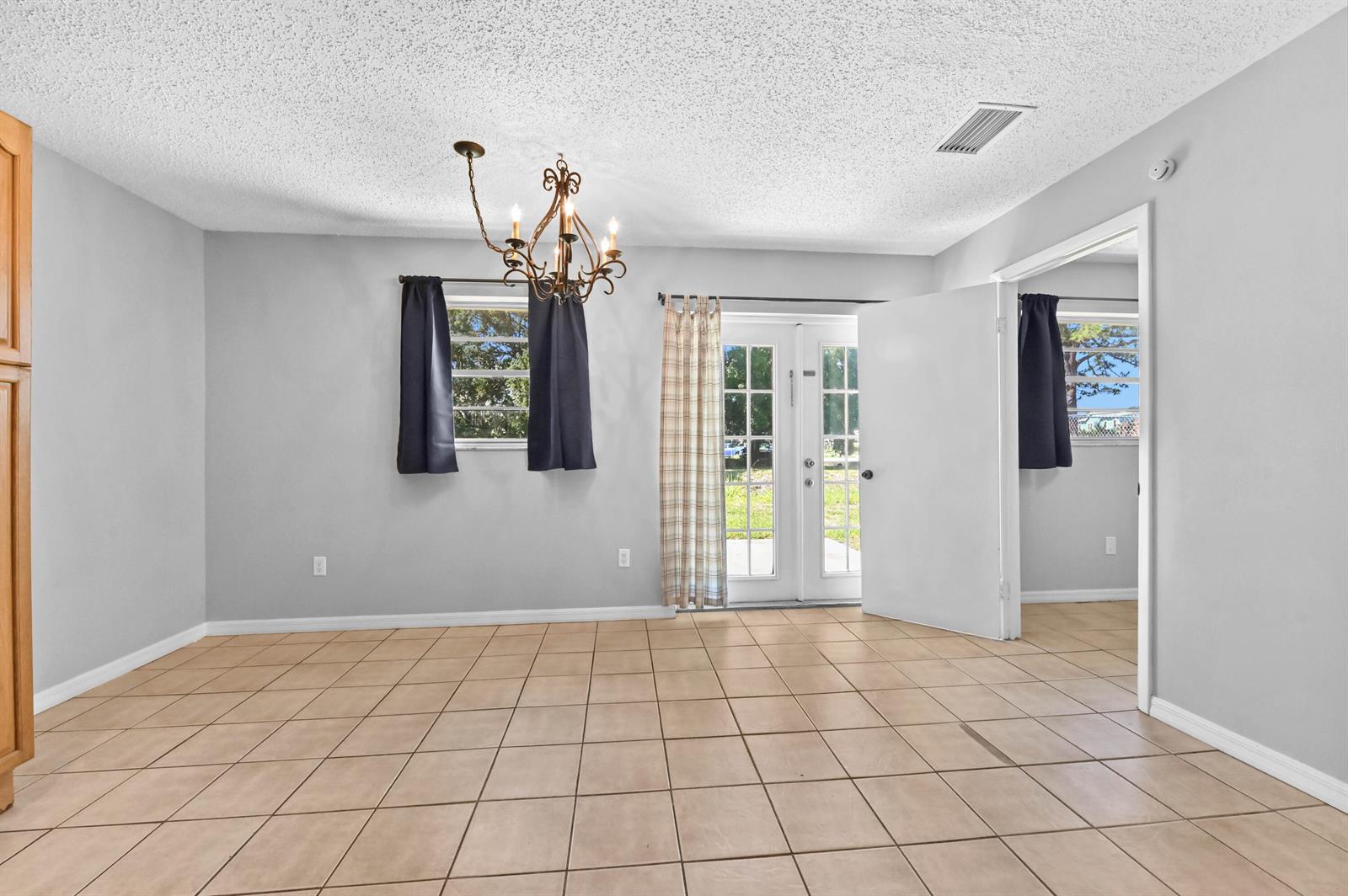 Ver detalles / 0 2146 sq. ft. $ 2026-06-22 0 foto