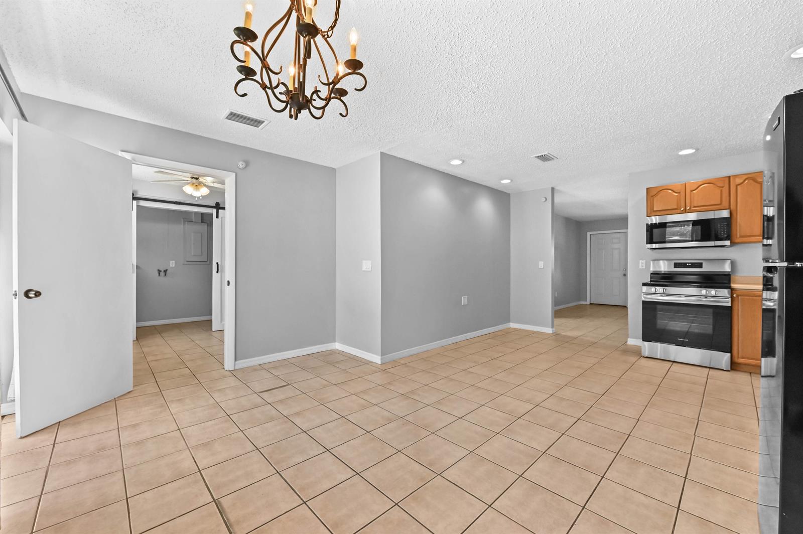 Ver detalles / 0 2146 sq. ft. $ 2026-06-22 0 foto