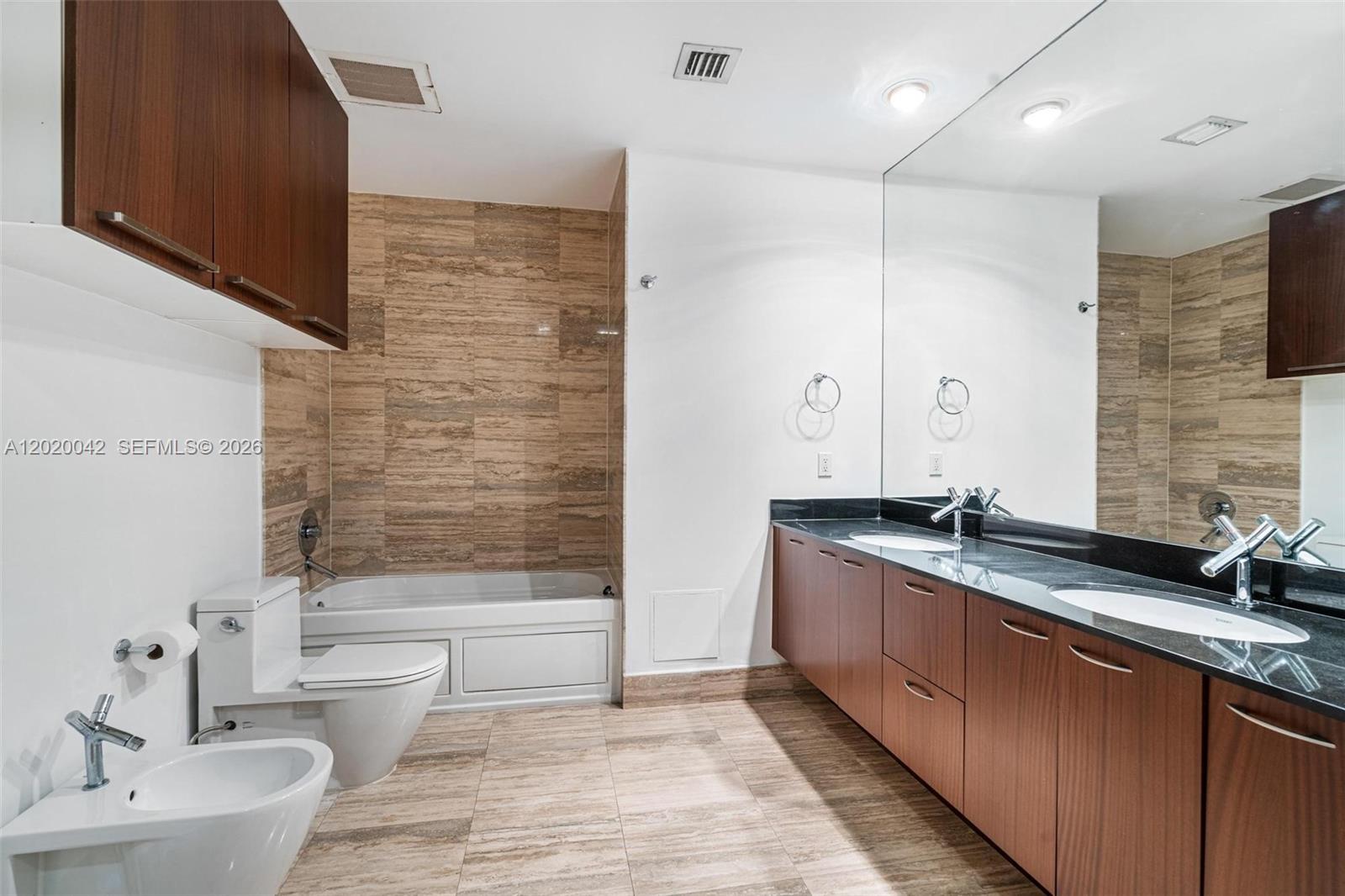 See details 1505 2 / 2 1435 sq. ft. $ 2026-05-15 0 Photo