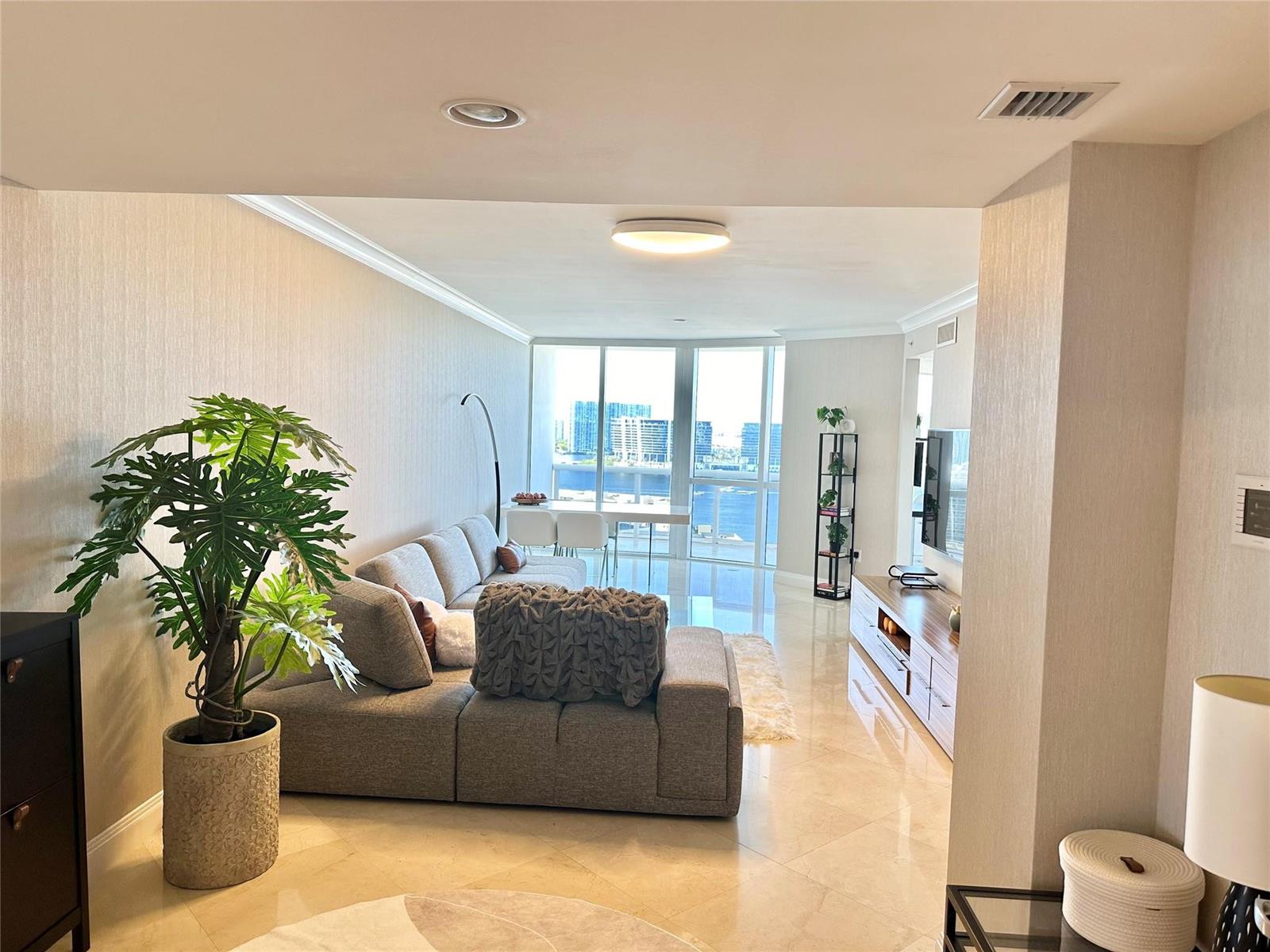 See details 1901 2 / 1649 sq. ft. $ 2026-06-17 0 Photo