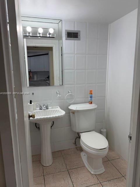 Photo of 3725 Ocean Dr  #615, Hollywood, Florida, 33019 - 