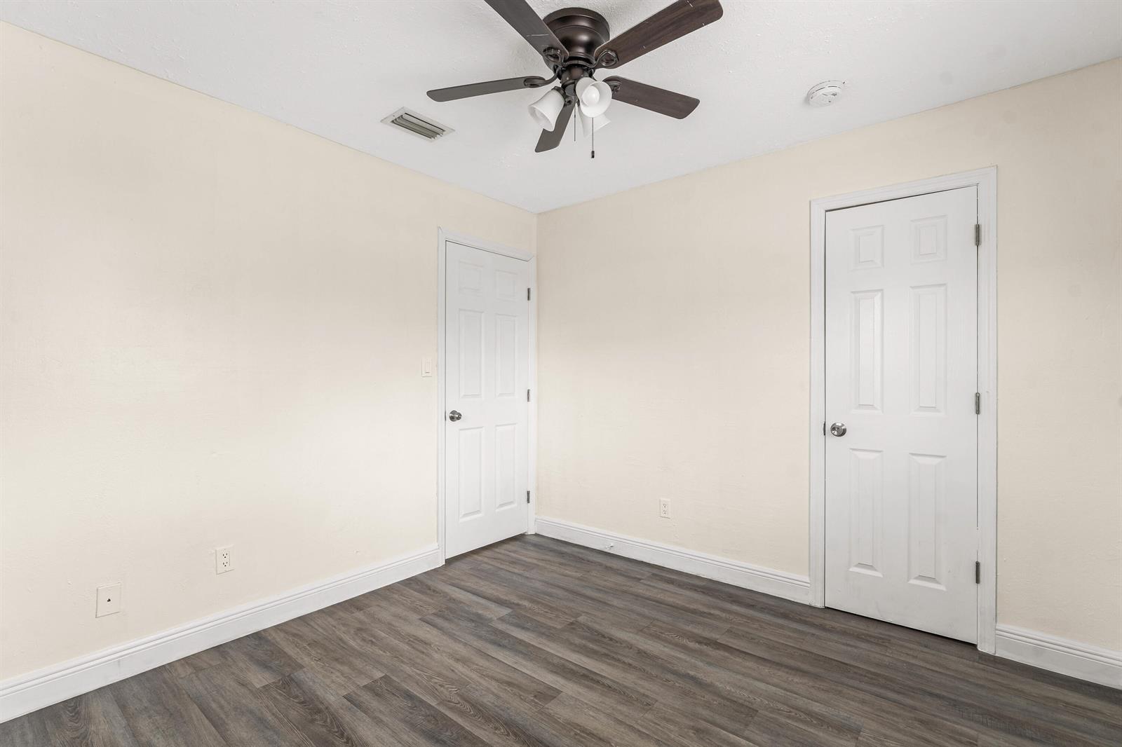   / 0 3300 sq. ft. $ 2026-06-20 0 foto