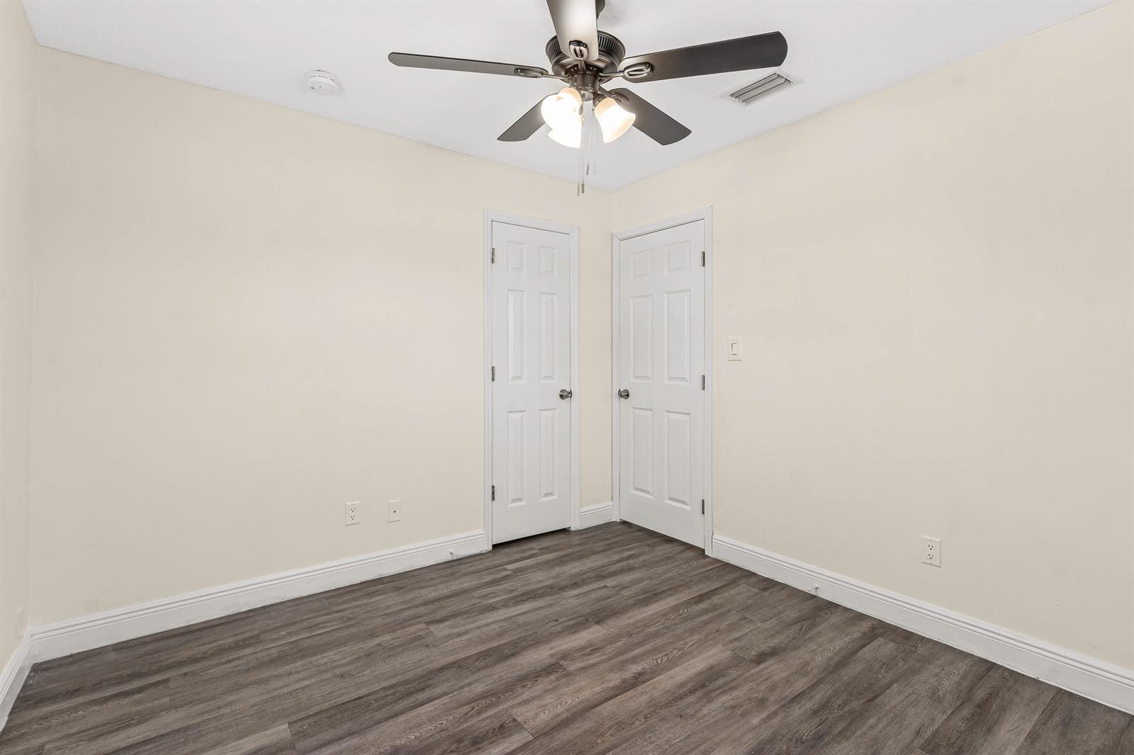   / 0 3300 sq. ft. $ 2026-06-20 0 foto