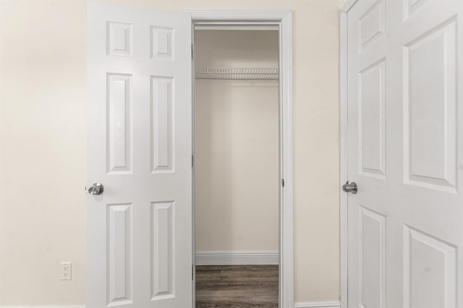   / 0 3300 sq. ft. $ 2026-06-20 0 foto