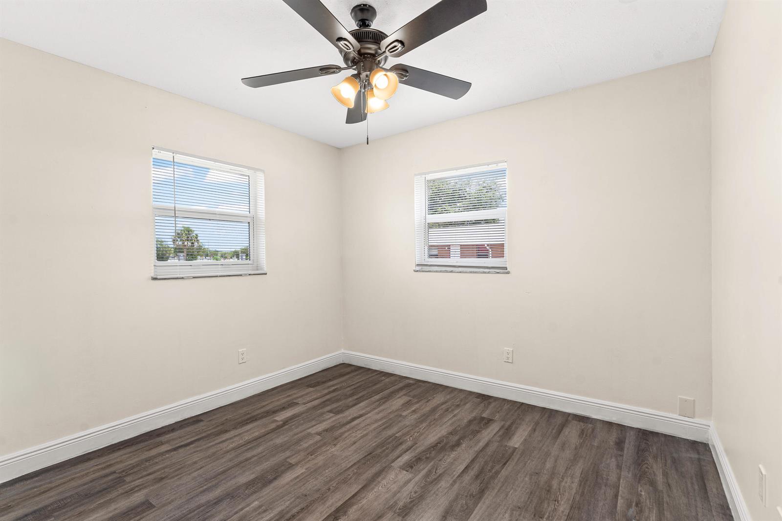   / 0 3300 sq. ft. $ 2026-06-20 0 foto