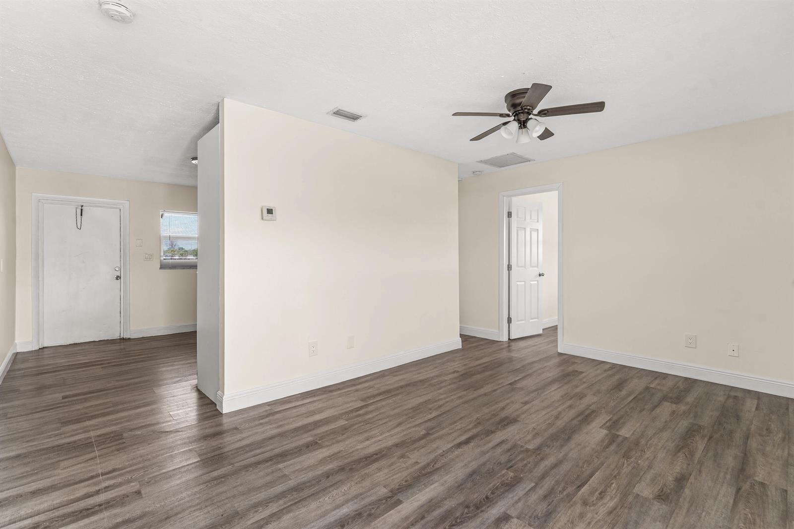   / 0 3300 sq. ft. $ 2026-06-20 0 foto
